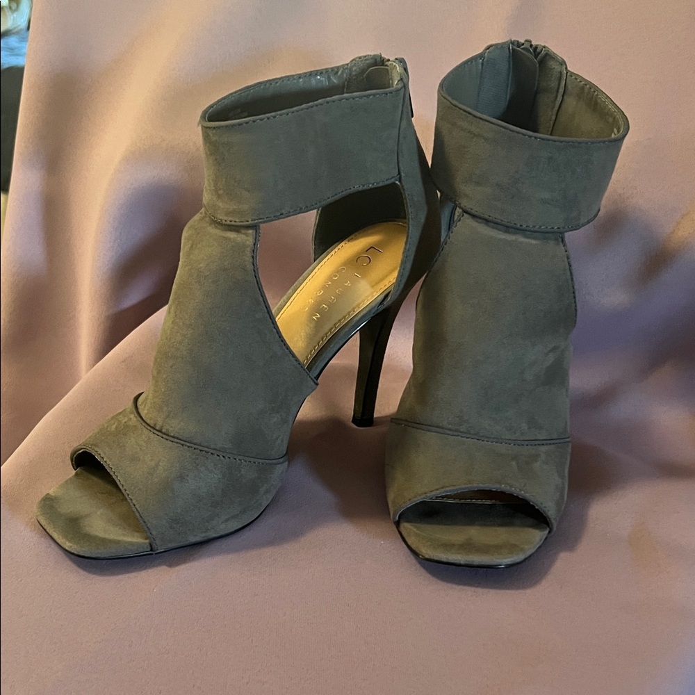 LC Lauren Conrad Women's Peep-Toe Heels - Dark Gray